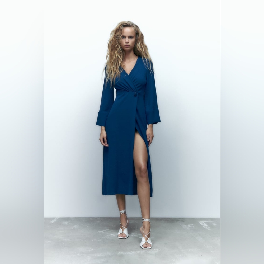 Buttoned midi dress by Zara